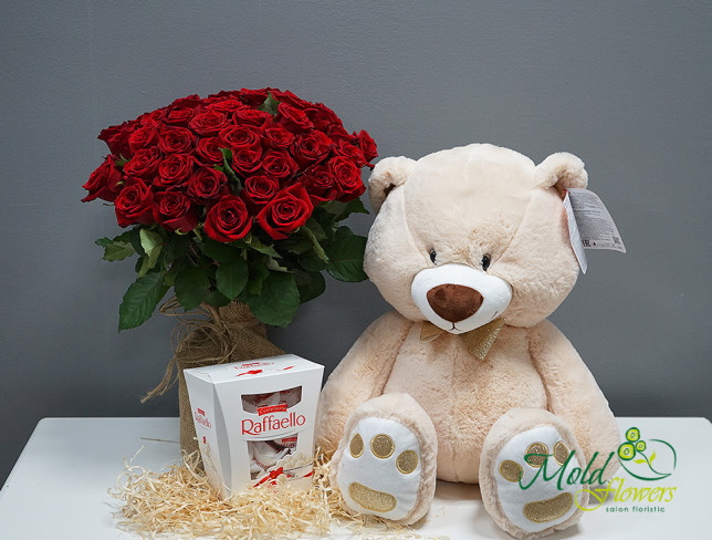 Набор из 51 красной розы 50 см, Медведь Данилка h=76 cm и Raffaello 230г Фото